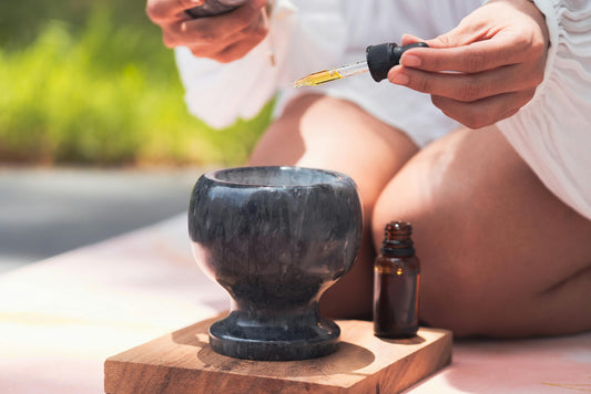 Rituels de Self-Care Anti-Âge : Huiles Précieuses et Bien-Être